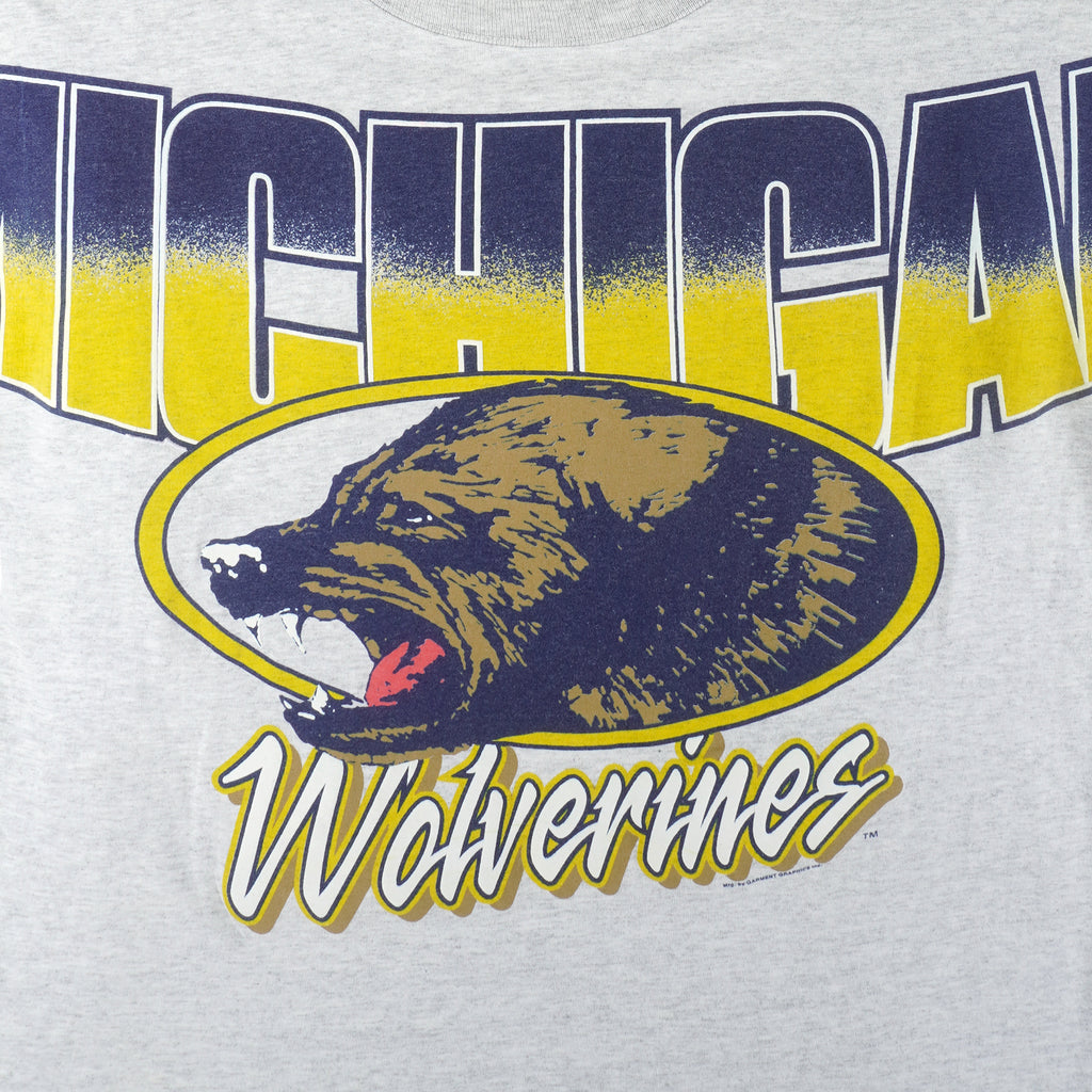 NCAA (Ultimate Sportswear) - Michigan Wolverines T-Shirt 1990s Large Vintage Retro