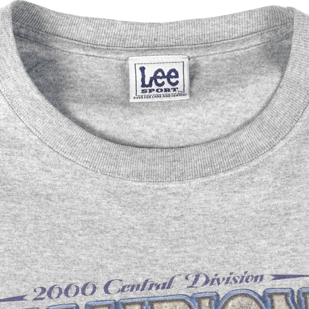 NFL (Lee) - Tennessee Titans Central Division Champs T-Shirt 2000 X-Large Vintage Retro Football