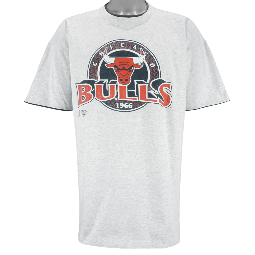 NBA (Signal Sport) - Chicago Bulls Roll Ups Sleeves T-Shirt 1991 X-Large