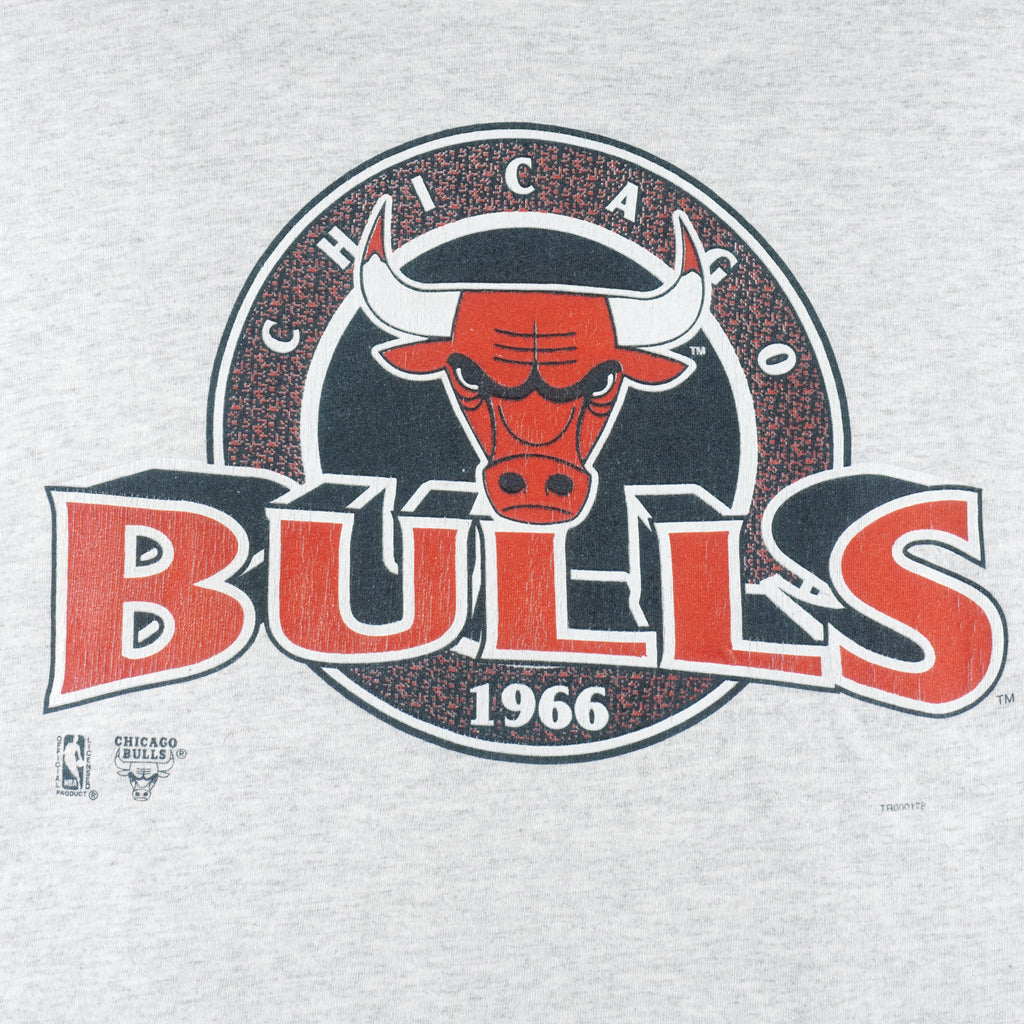 NBA (Signal Sport) - Chicago Bulls Roll Ups Sleeves T-Shirt 1991 X-Large