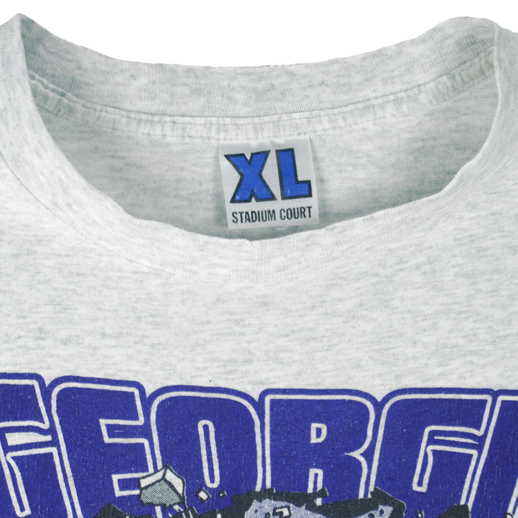 1995 vintage Georgia Southern Eagles breakout style T-Shirt by Stadium Court. Grey in color with double sided print, X-Large in size and is in excellent condition.