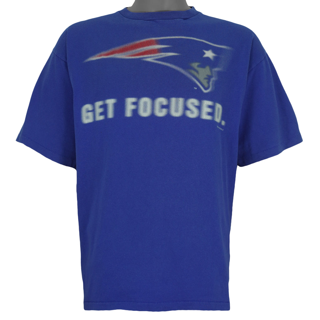 NFL - New England Patriots Get Focused Spell-Out T-Shirt 1995 Large Vintage Retro Football