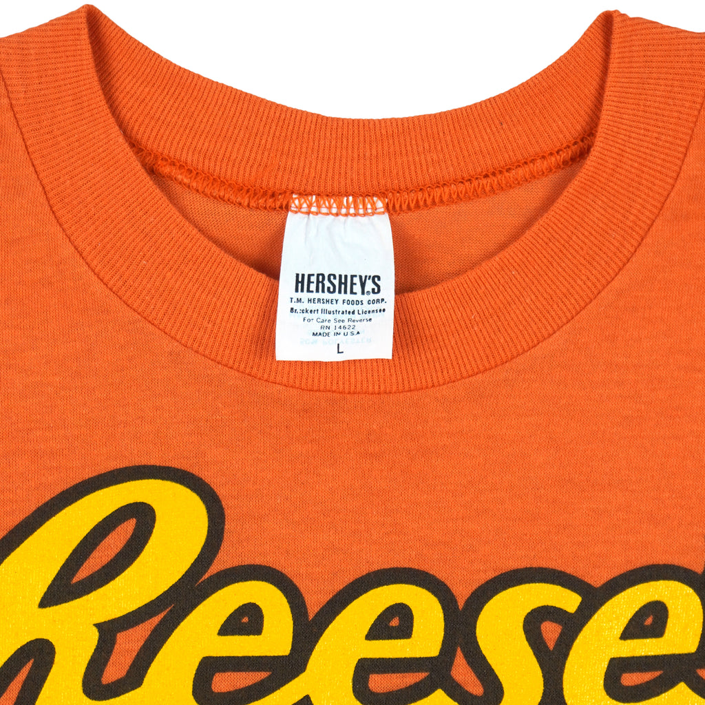 Vintage (Hershey's) - Reese Chocolate Peanut Butter Cups T-shirt 1990s Large Vintage Retro