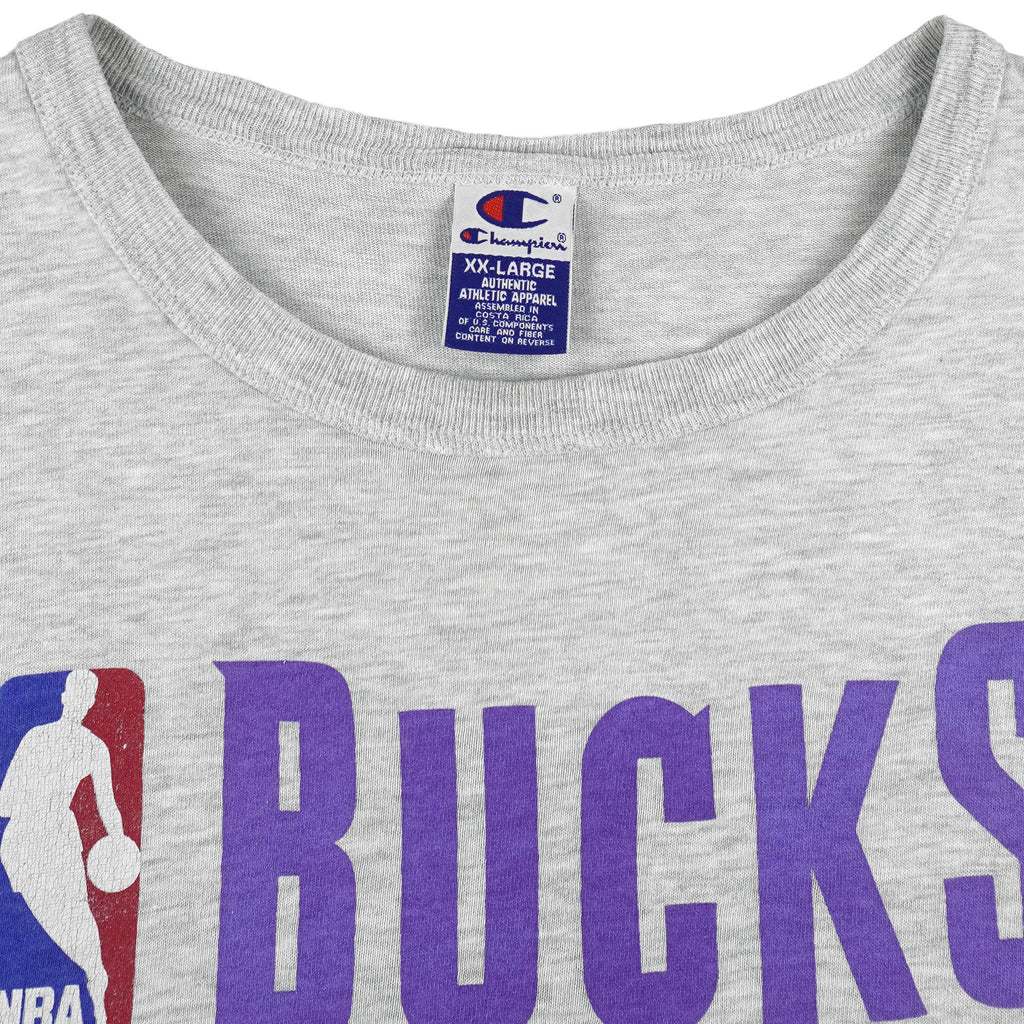 Champion - NBA Bucks Basketball Spell-Out T-Shirt 1990s XX-Large Vintage Retro Basketball