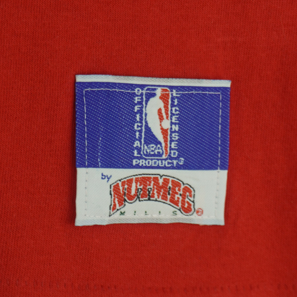 NBA (Nutmeg) - Chicago Bulls Basketball Court Single Stitch T-Shirt 1990s X-Large Vintage Retro Basketball