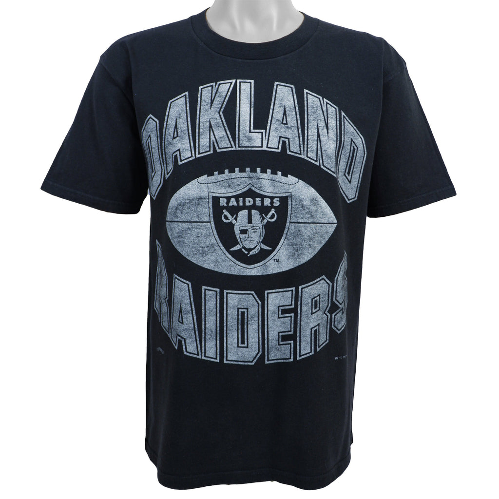 NFL (Nutmeg) - Oakland Raiders Spell-Out T-Shirt 1995 X-Large Vintage Retro Football