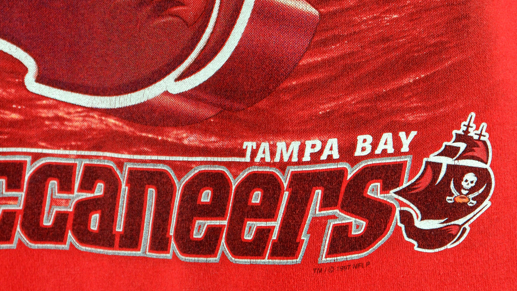 NFL (lee) - Tampa Bay Buccaneers T-Shirt 1997 X-Large Vintage Retro Football