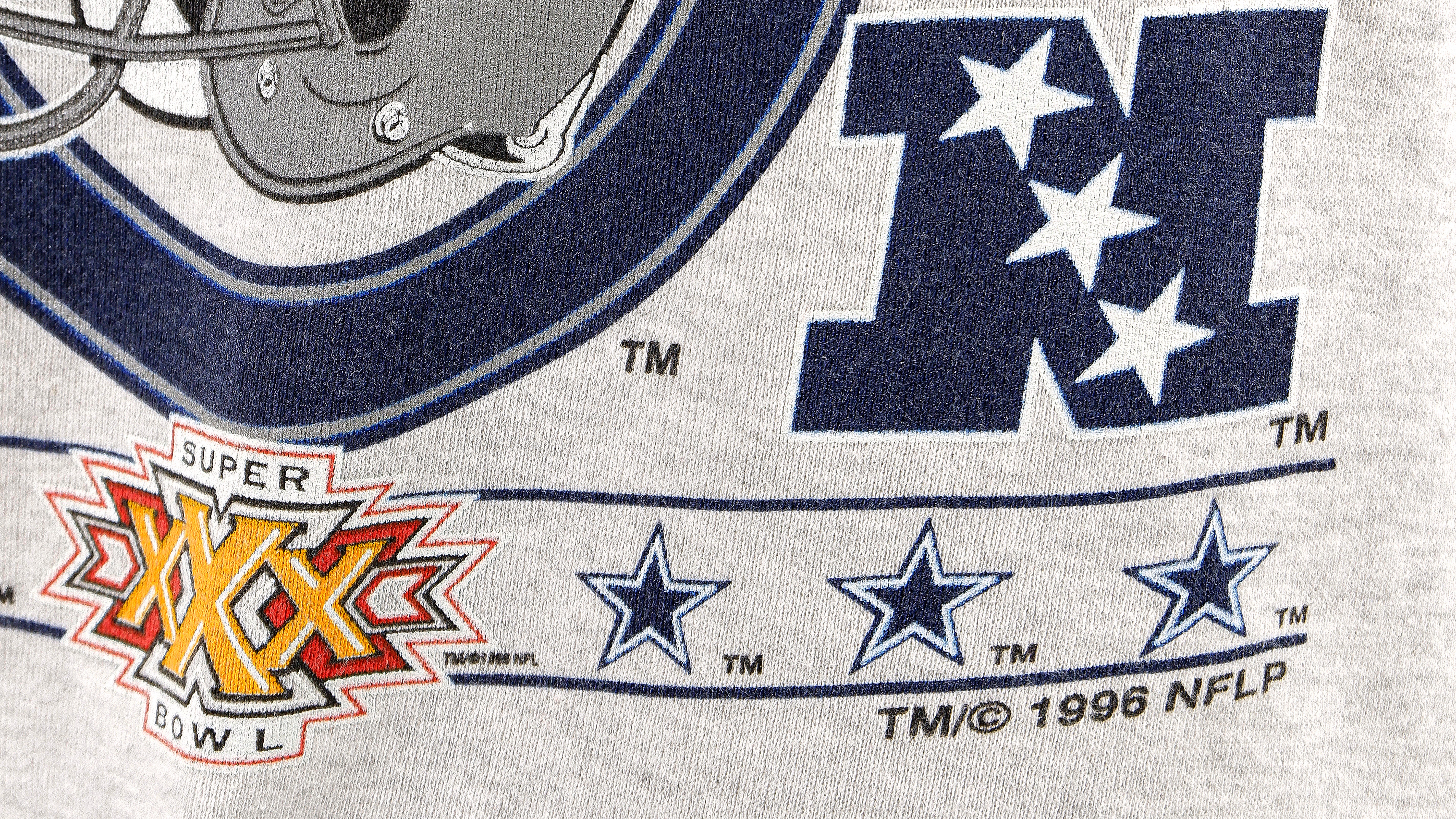 1996 Dallas Cowboys Taz vintage NFL Crewneck sweatshirt. Tagged as