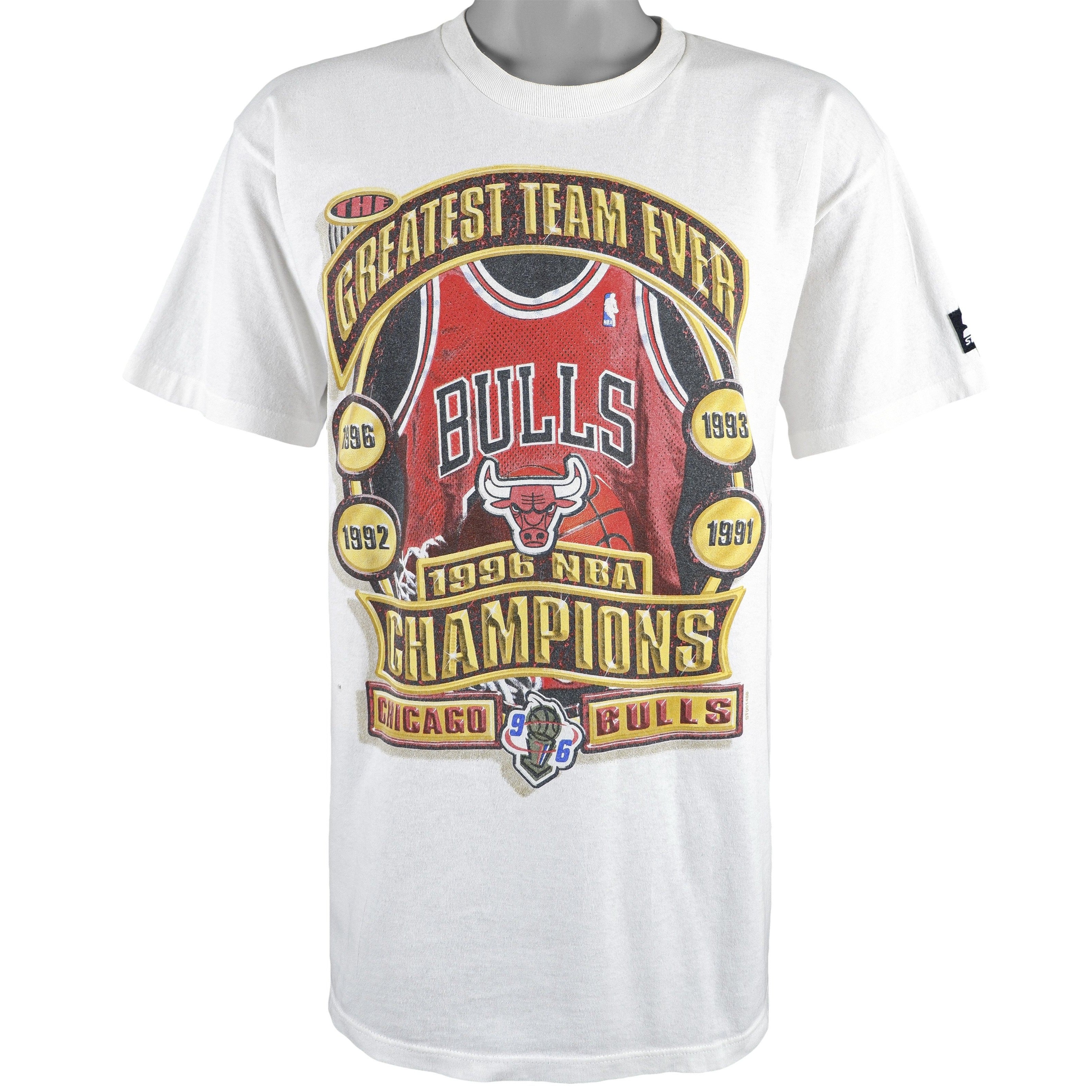 Vintage Chicago Bulls shirt 1992 NBA Chicago Bulls Back 2 Back Champions  T-Shirt. Large
