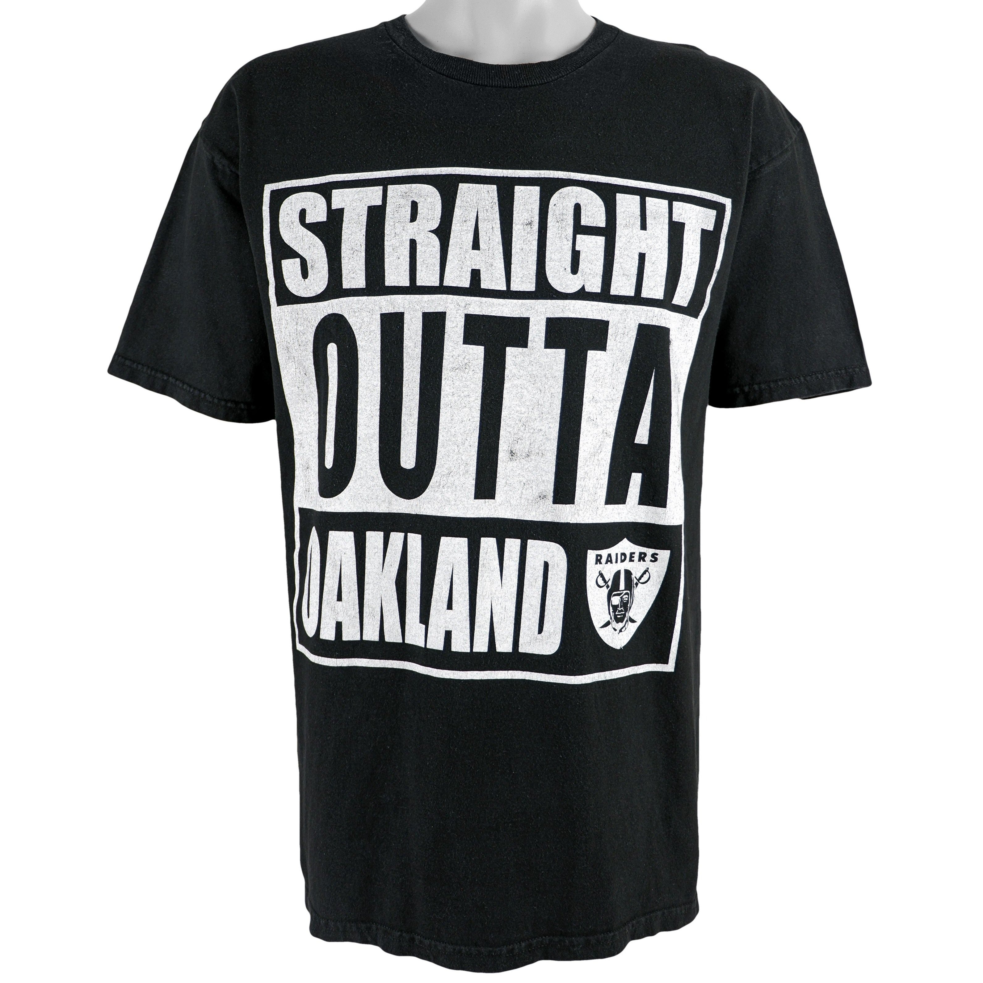 Vintage NFL - 'Straight Outta Oakland / Raiders Football' Spell-Out T-Shirt  1990's Large – Vintage Club Clothing