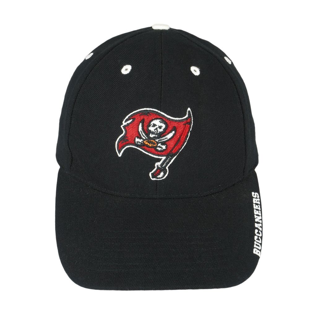 NFL (Twins Enterprise) - Tampa Bay Buccaneers Fitted Hat 1990s OSFA Vintage Retro Football