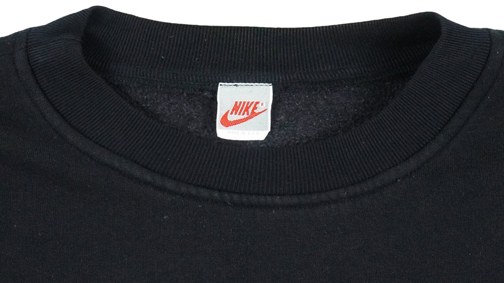 Nike - Black Classic Embroidered Logo Crew Neck Sweatshirt 1990s X-Large Vintage Retro