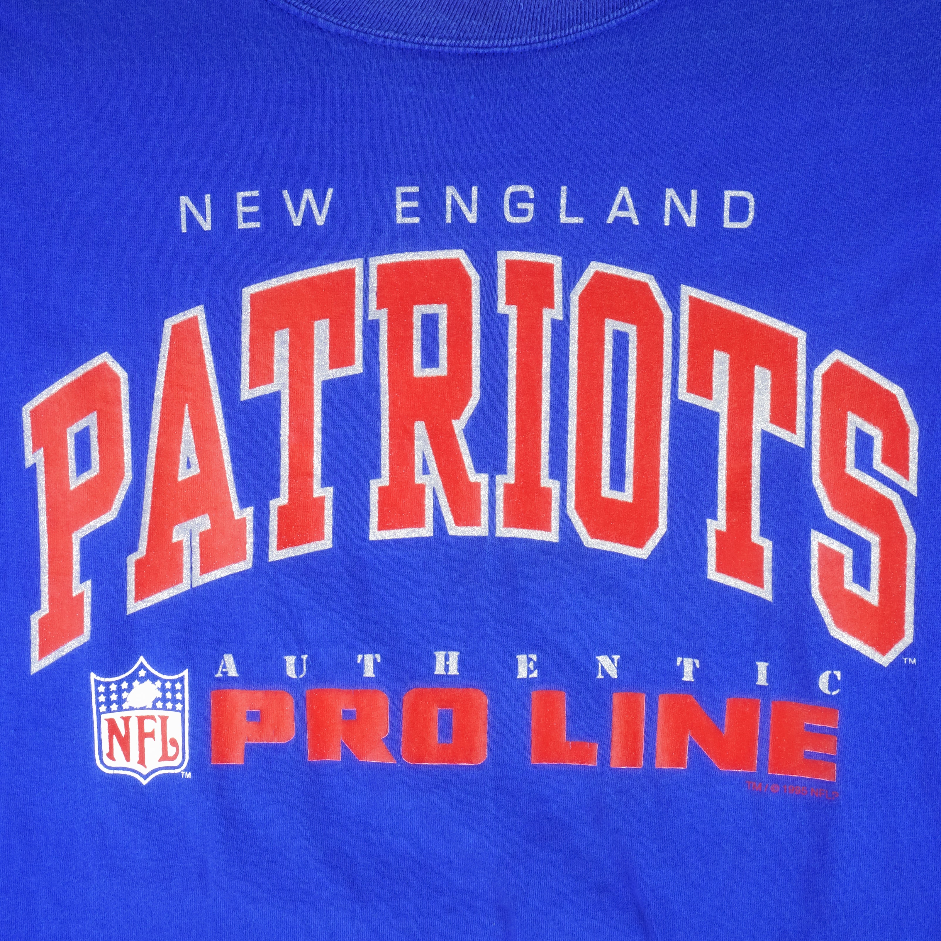 NEW ENGLAND PATRIOTS VINTAGE 90s RUSSELL ATHLETIC NFL FOOTBALL