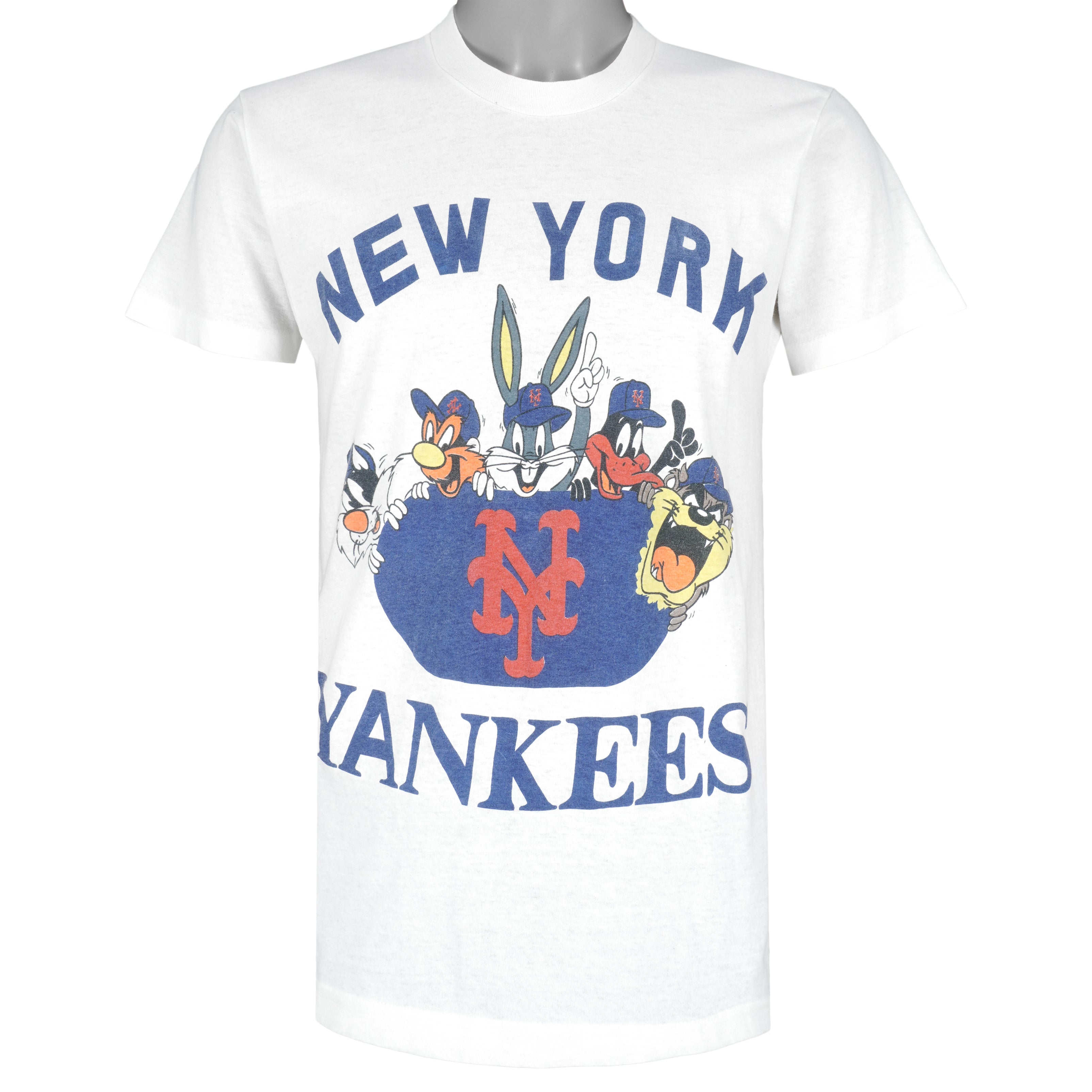 Gildan, Shirts, Vintage Looney Tunes Philadelphia Phillies Shirt Mlb  Baseball Shirt Graphic