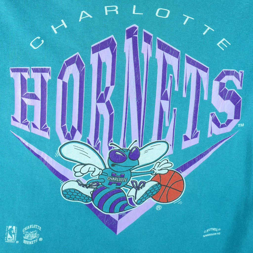 NBA (Nutmeg) - Charlotte Hornets Single Stitch T-Shirt 1990s Large Vintage Retro Basketball