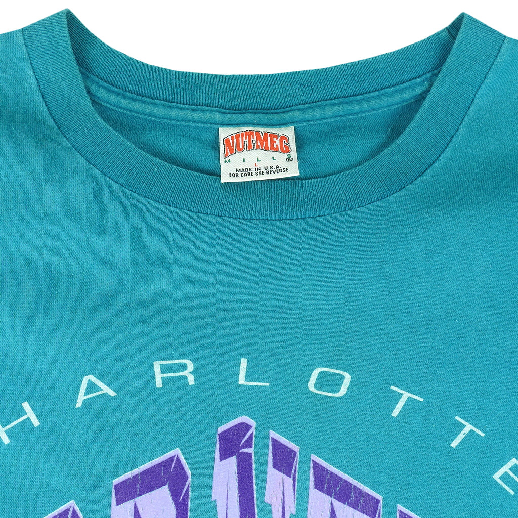 NBA (Nutmeg) - Charlotte Hornets Single Stitch T-Shirt 1990s Large Vintage Retro Basketball