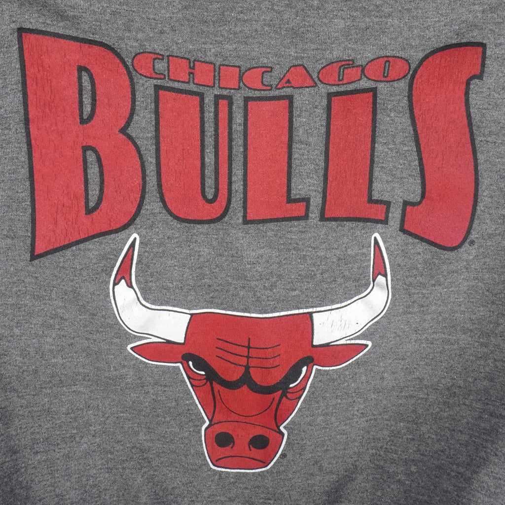 NBA (Nutmeg) - Chicago Bulls Crew Neck Sweatshirt 1990s Large Vintage Retro Basketball